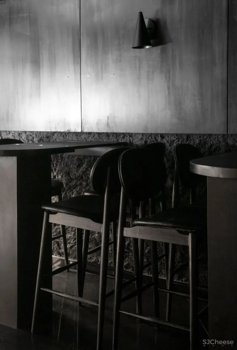 RENESA ARCHITECTURE新作|暗黑式混凝土结构