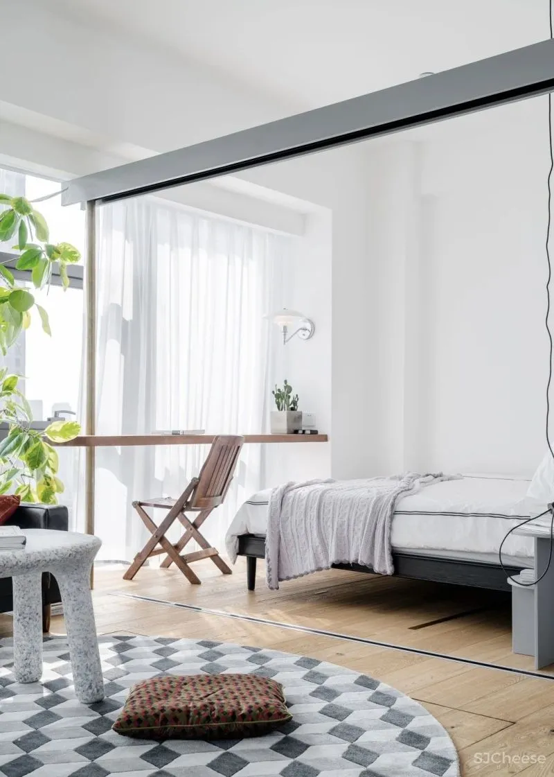 设计师独居51㎡,超大玻璃墙,卧室能隐身,地板能收纳!真·迷你豪宅!