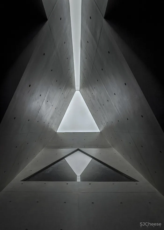 这个酒店里的餐厅太会了，竟然是个时尚艺术打卡地？！