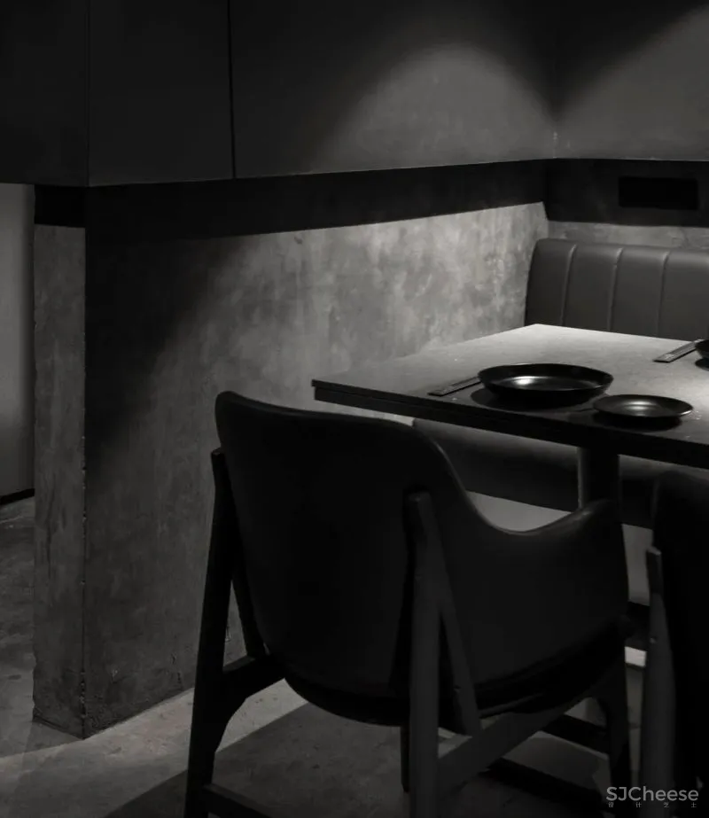 RENESA ARCHITECTURE新作|暗黑式混凝土结构