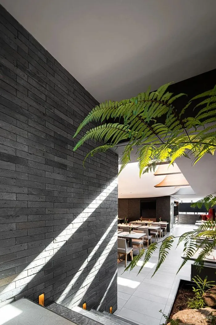 从簋街“长出来”的京城名餐厅 胡大总店，北京 IN·X屋里门外