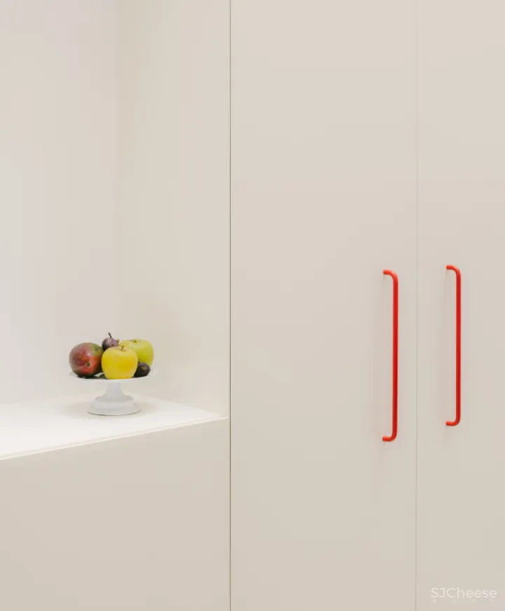 老宅不仅得到了翻新,还加入了许多屋主超爱的艺术元素