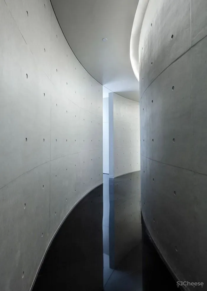 这个酒店里的餐厅太会了，竟然是个时尚艺术打卡地？！