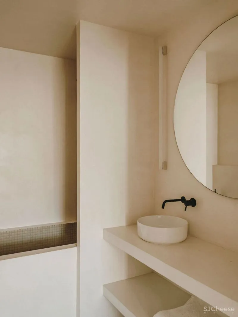 ISERN SERRA - CERAMIST VALERIA VASI.