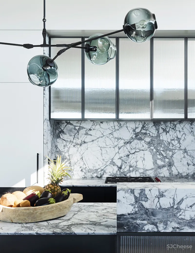 海滨别墅改造,传统与现代的色彩碰撞!