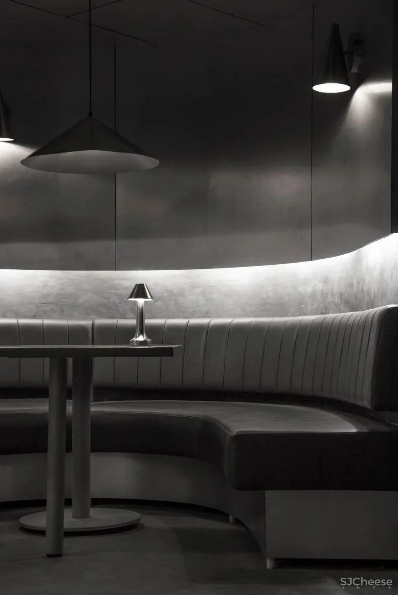 RENESA ARCHITECTURE新作|暗黑式混凝土结构