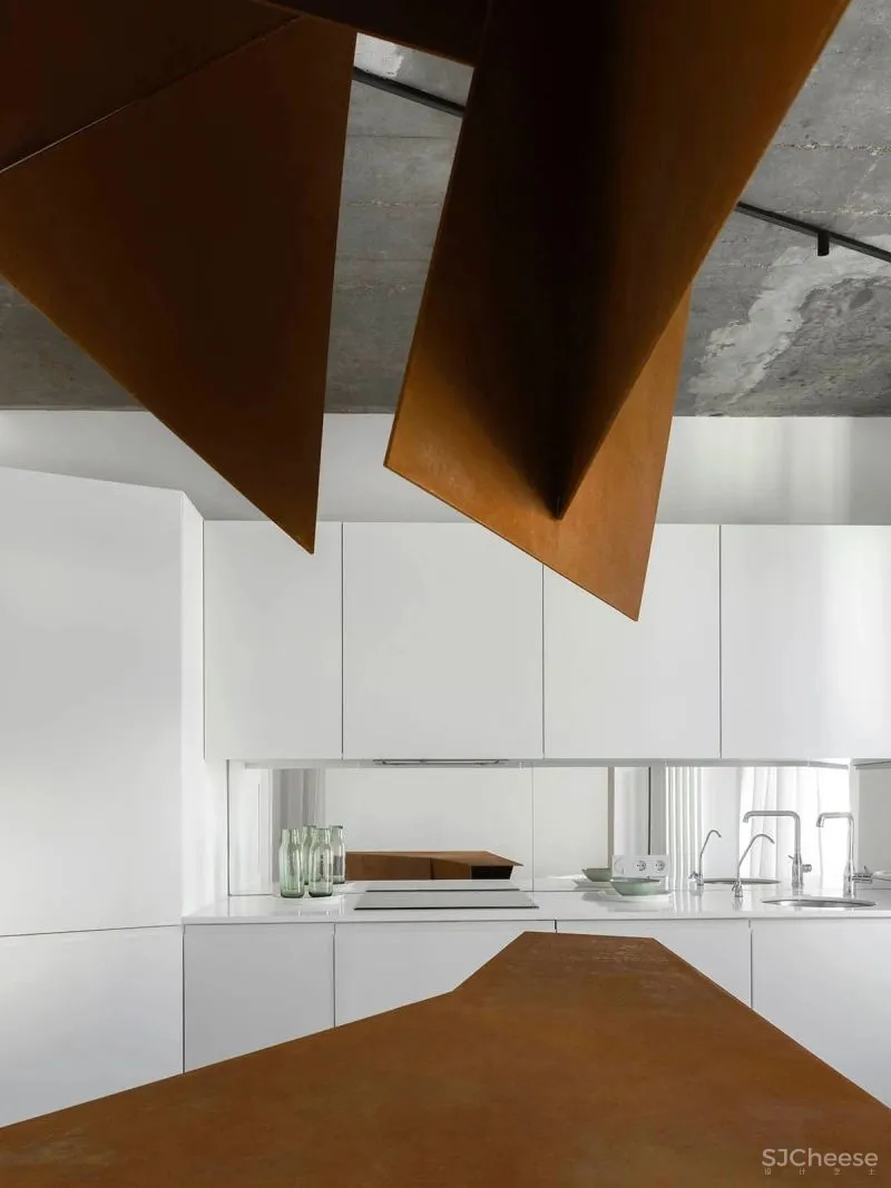 70㎡女生单身公寓，白色至上，前卫时尚