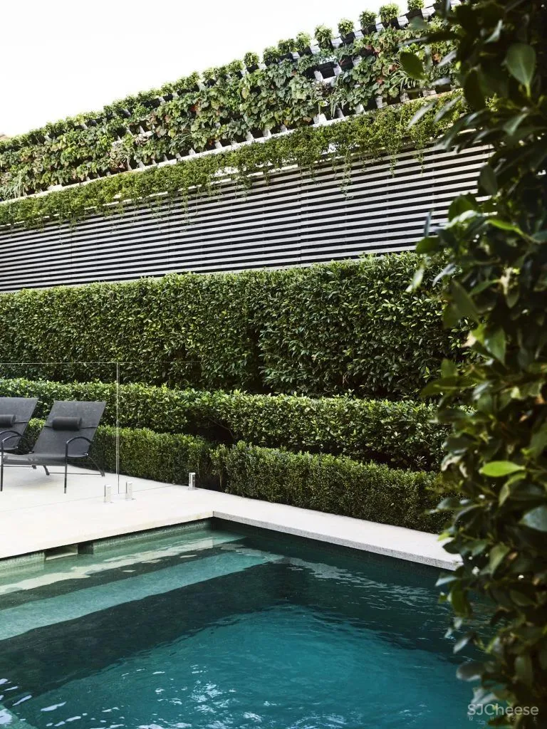 看惯了金碧辉煌的豪宅,怀念这种朴素的简约风