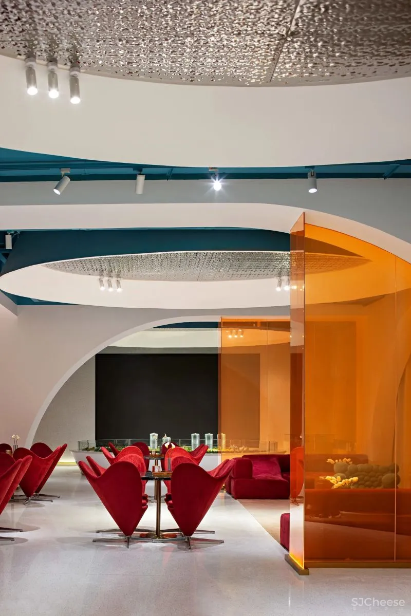 旭辉:以“色”互动的实验性体验馆 矩阵纵横