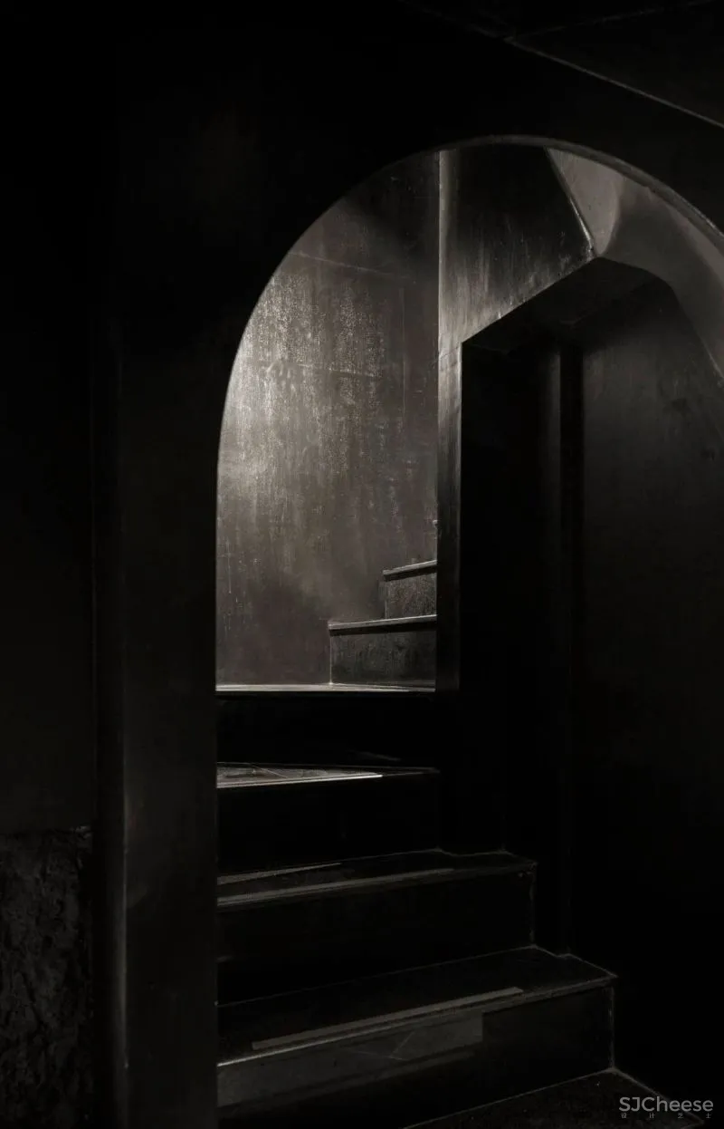 RENESA ARCHITECTURE新作|暗黑式混凝土结构