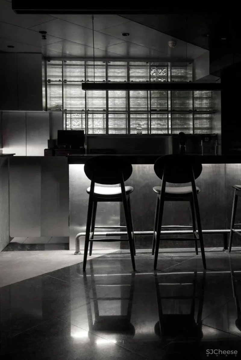 RENESA ARCHITECTURE新作|暗黑式混凝土结构