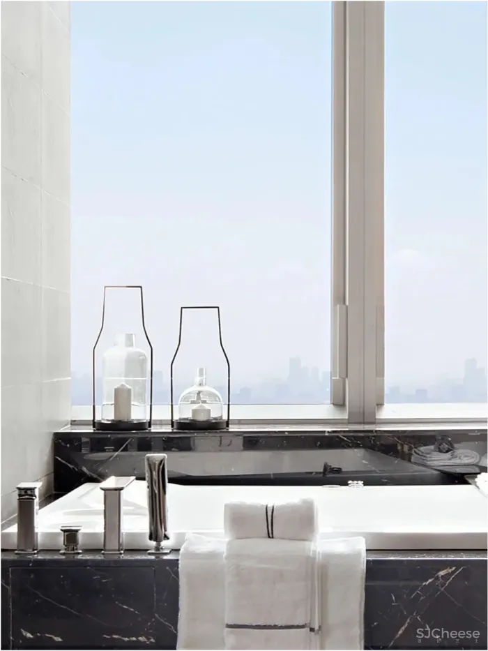 AN AURA设计|「出界 X 入格 」城市中心环幕公寓