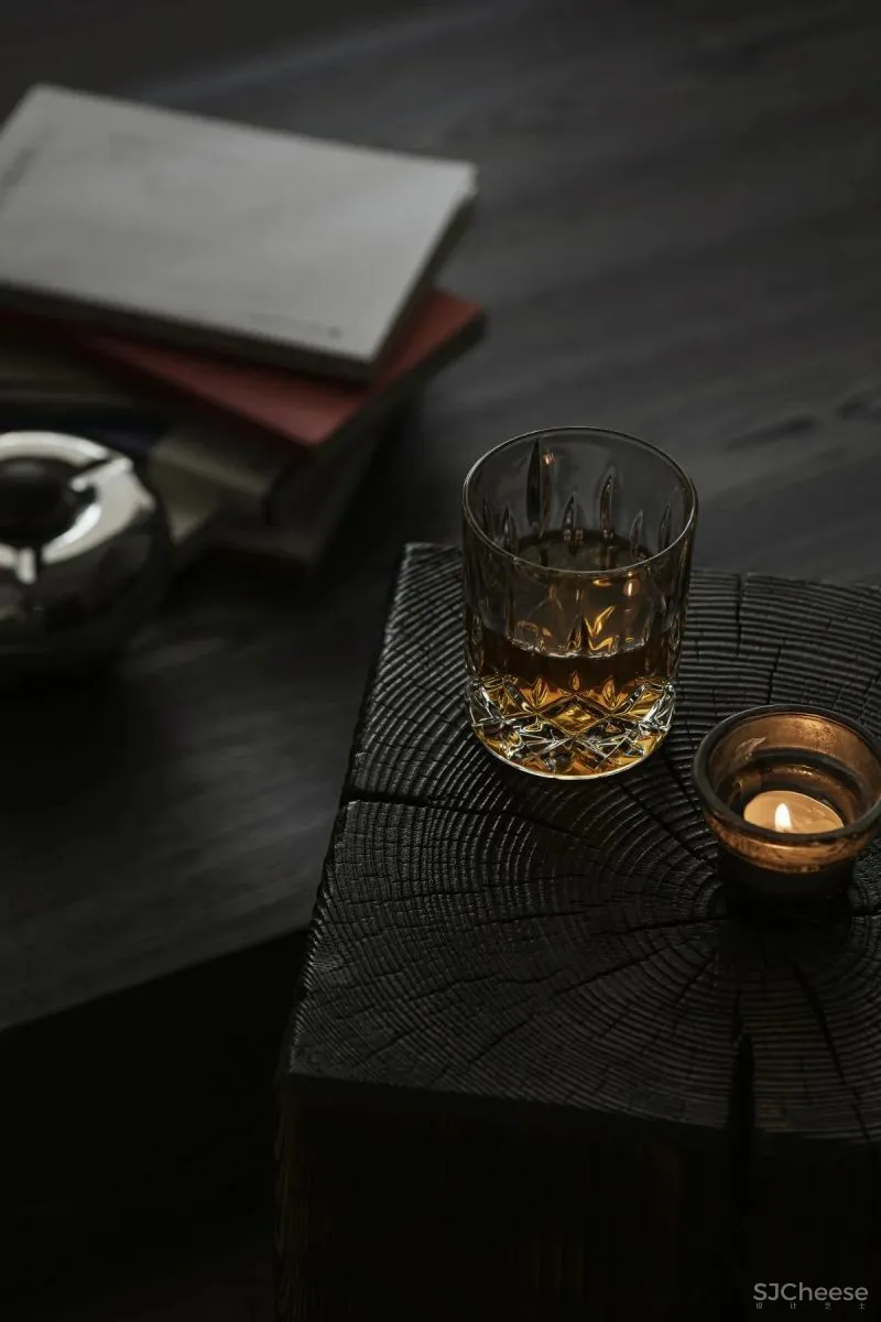 焦糖色 木肌理，有序沉稳的生活基调 璞珥空间设计