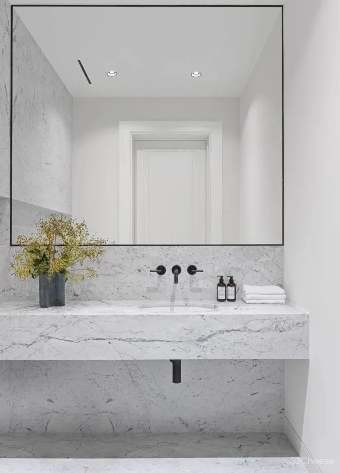 Iva Usubyan新作 独具质感