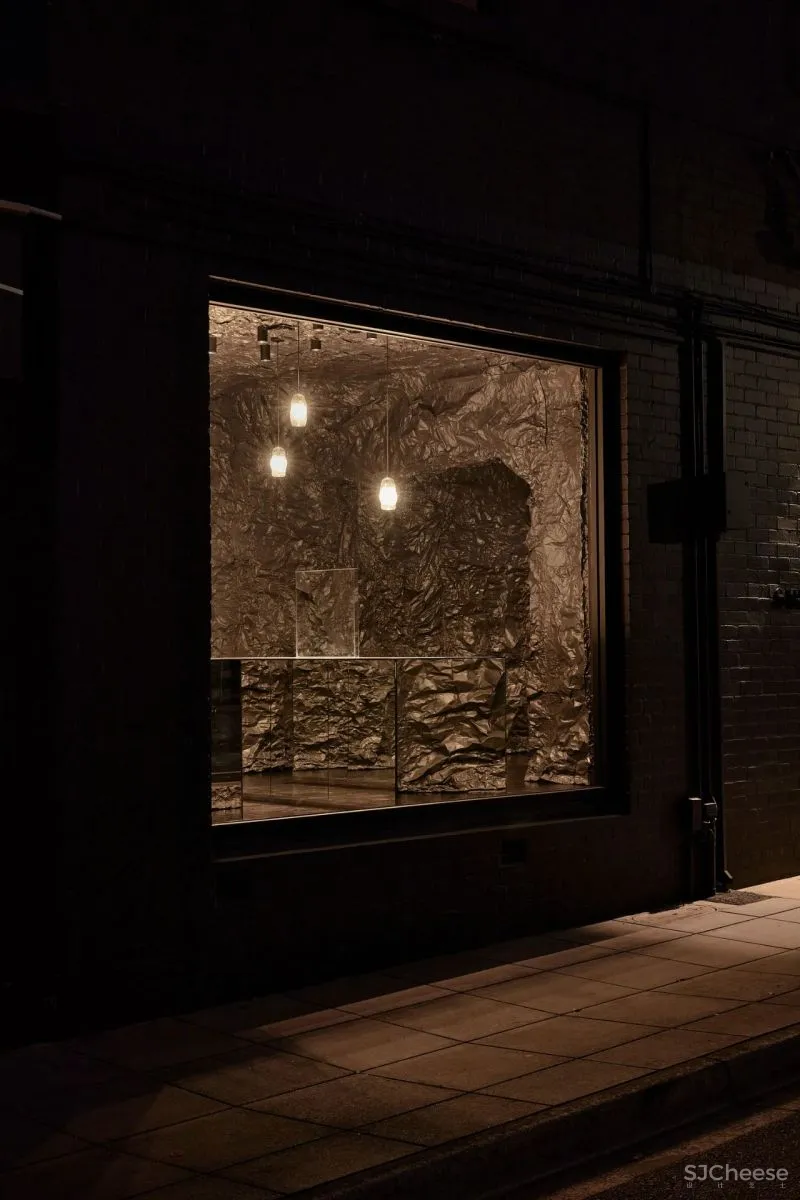 UNDER THE SEA SARAH - SEBASTIAN ARMADALE BY RUSSELL - GEORGE.