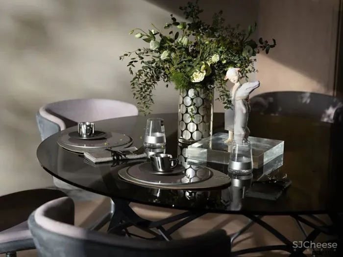 AN AURA设计|「出界 X 入格 」城市中心环幕公寓