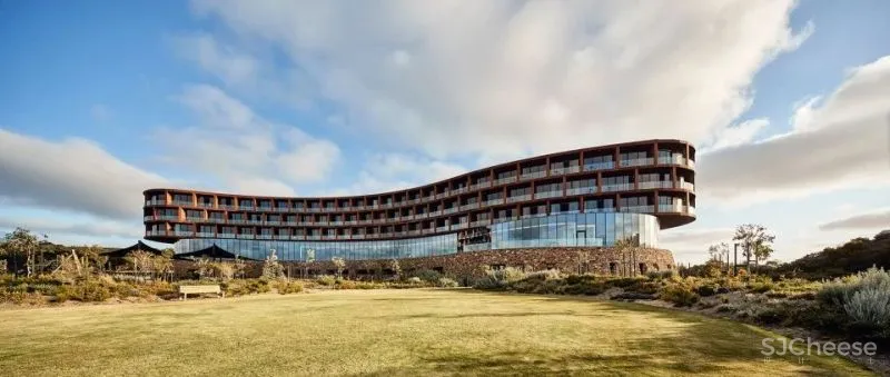 起伏沙丘中的舒展形体 RACV度假酒店 Wood Marsh