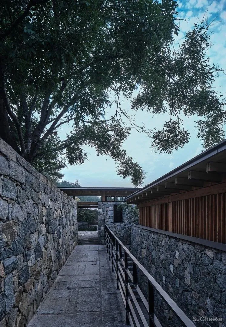 line WORK 九女峰 · 故乡的云山奢酒店