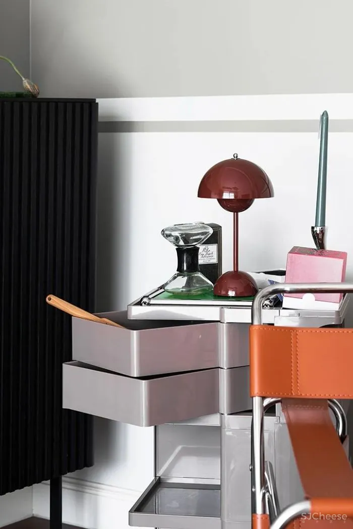 北欧中古,用色彩和潮玩的情绪,唤醒对生活的感知 颜青软装