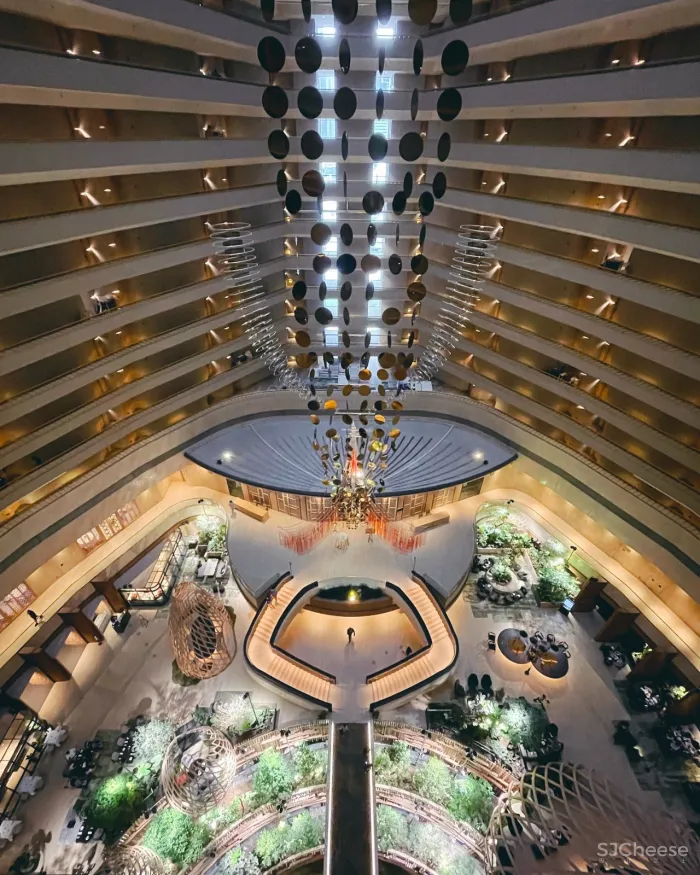 波特曼生前设计的酒店,中庭变花园,亲生物设计的典范