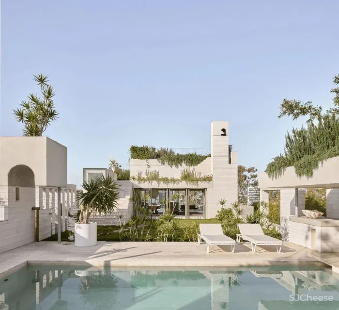 设计师夫妇的极简私宅，屋顶花园设计得太仙了！