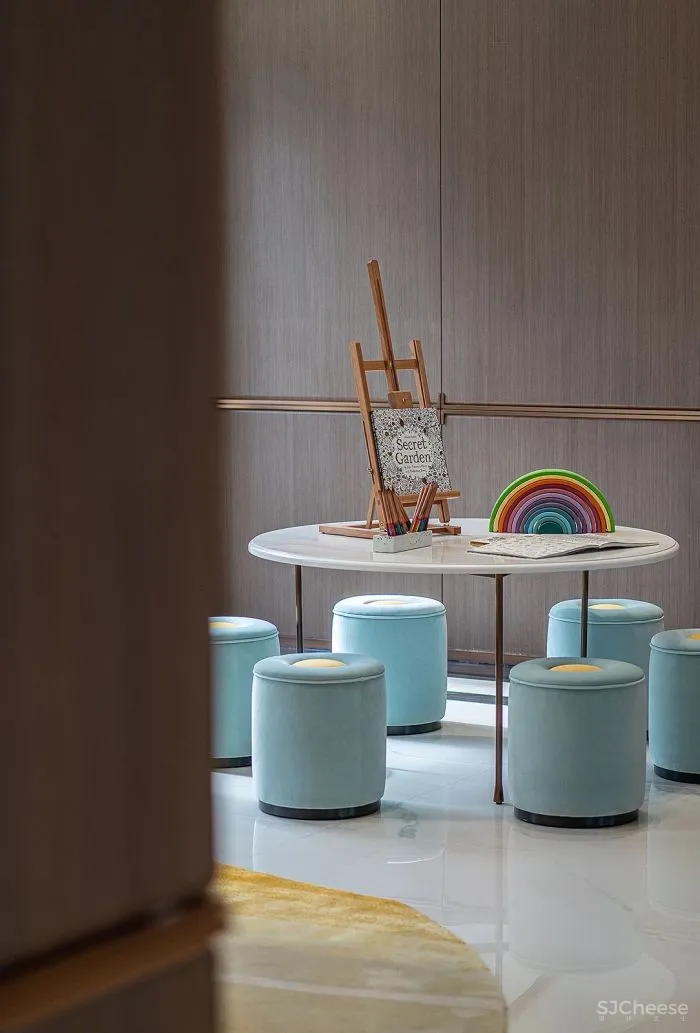 奥迅设计 艺术与场景共舞 佛山方直珑湖湾售楼部