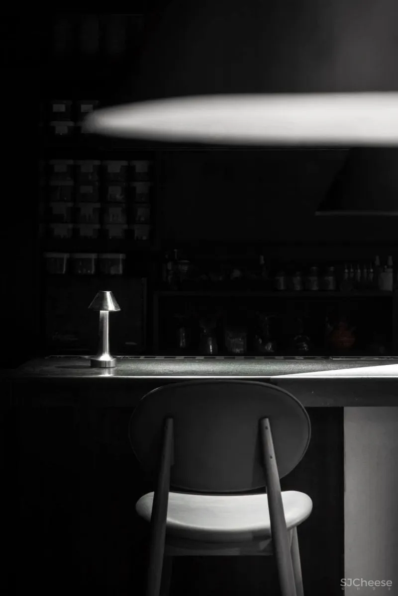 RENESA ARCHITECTURE新作|暗黑式混凝土结构