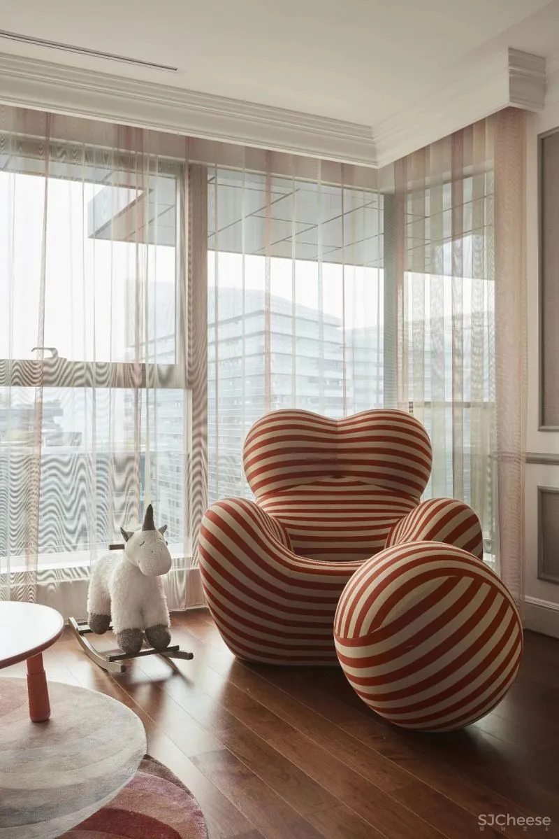 一半空间、一半艺术,这个360m²充满复古腔调