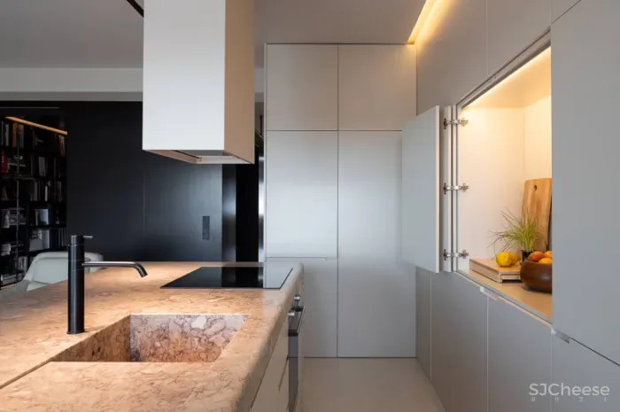 有趣的O型动线让功能区串联,从封闭黑暗到明亮时髦的大翻身