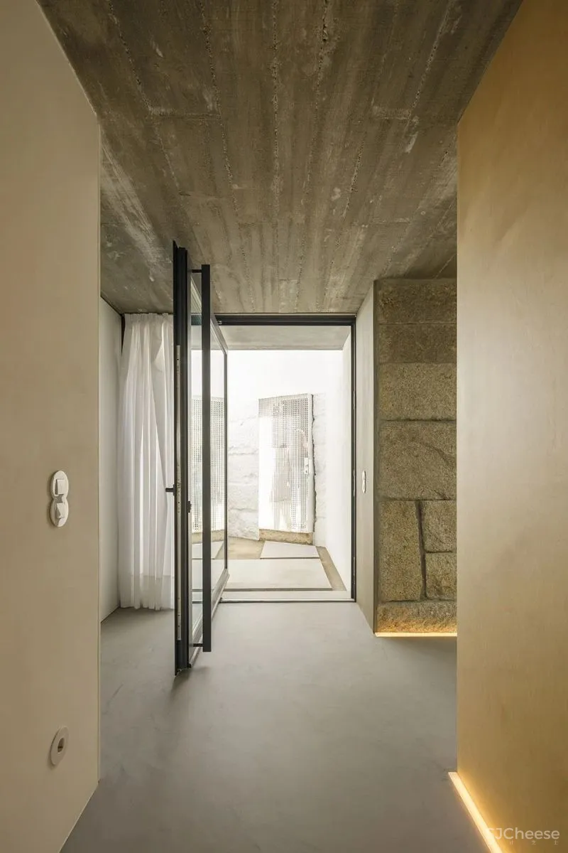 寂静深处有人家 葡萄牙贡多马尔CASA RIO住宅