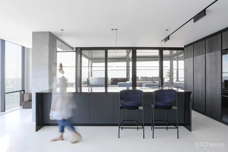 超广角落地窗私人公寓，不出户眺望整个黑海！