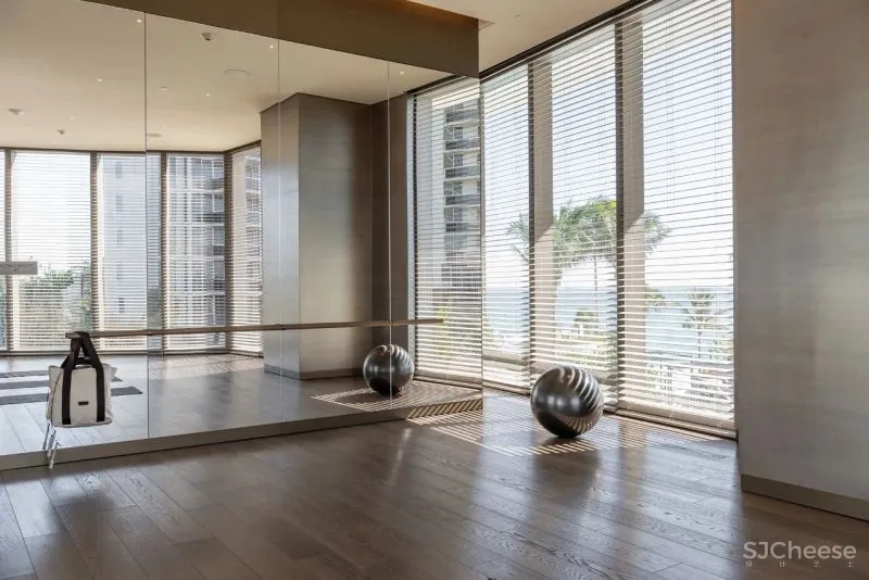 阿玛尼设计的豪宅,200㎡售价仅800万,网友:比二线城市还便宜!