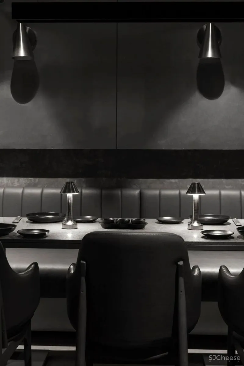 RENESA ARCHITECTURE新作|暗黑式混凝土结构