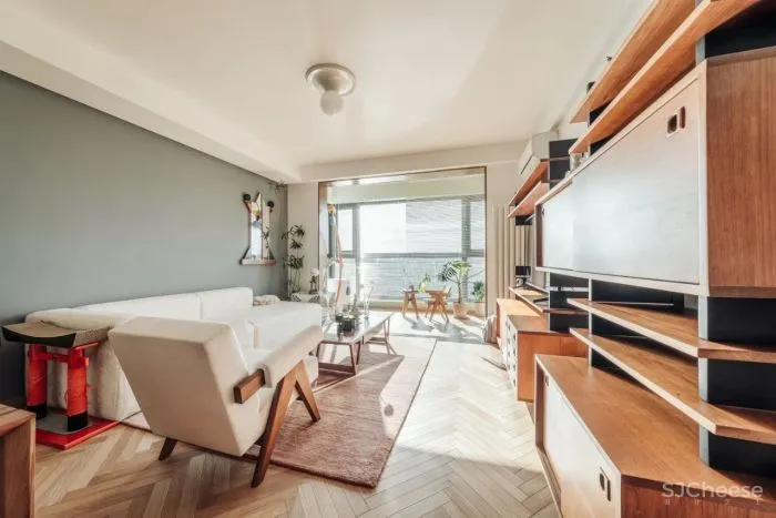 大面积浓郁红装进110m²的家,居然能清新