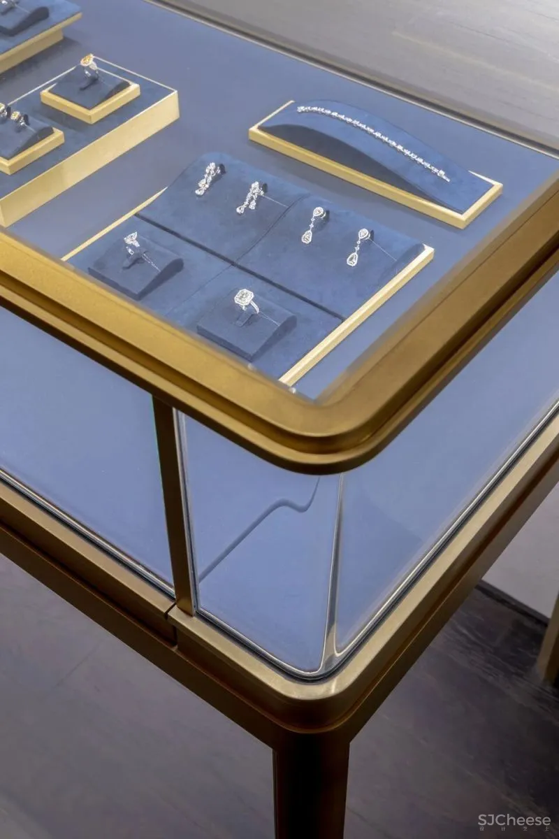 泰国珠宝品牌Ananta Jewelry