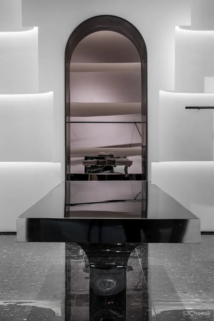 留白设计 • AURDUO|沙漠之城,峡谷语言地有趣融合