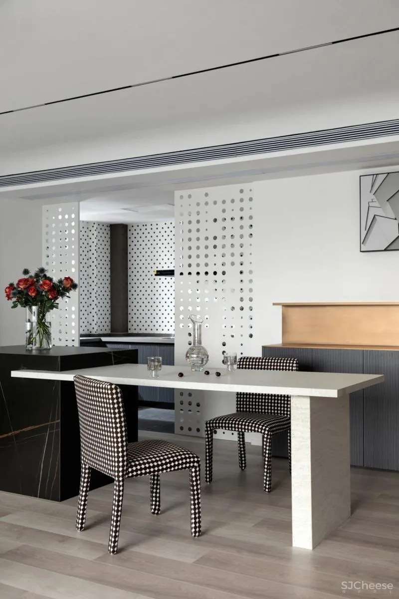 波普元素+红色,热烈自由的现代主义 菲拉设计