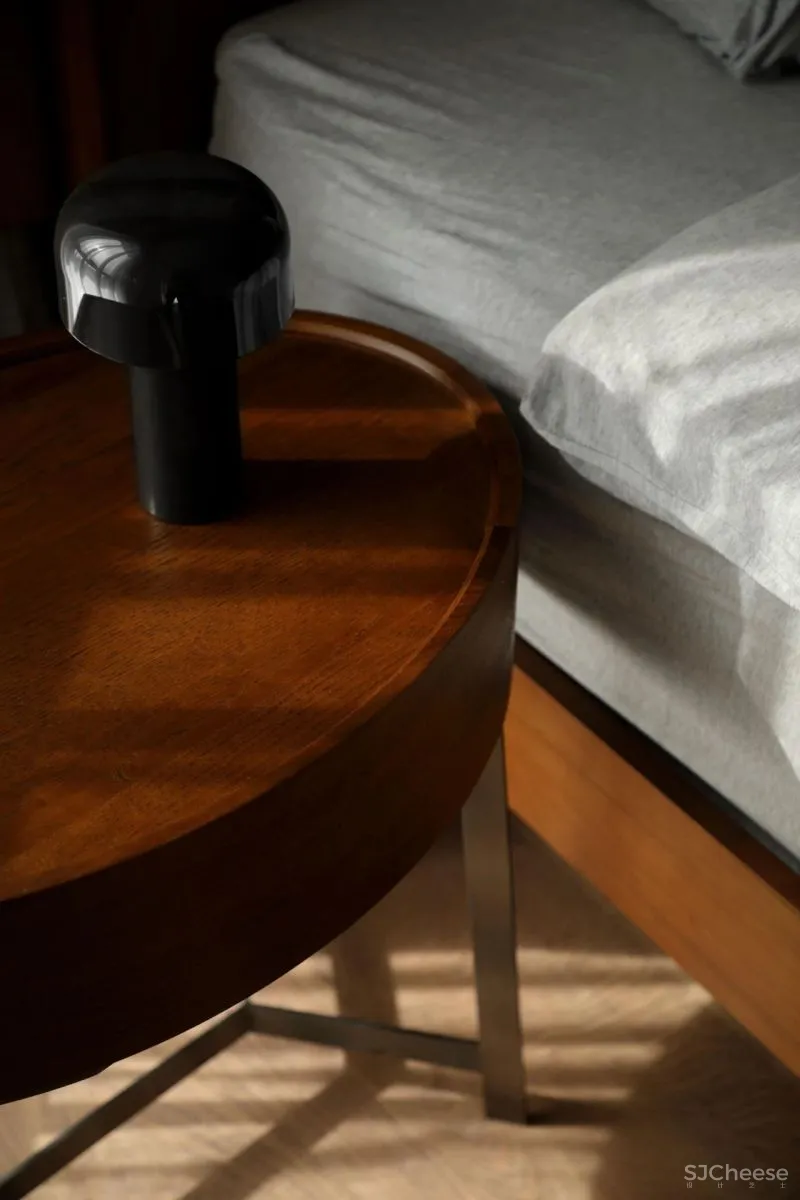 100㎡“胶片质感”的家,小吧台、取景框、大胆撞色...摩登又复古!