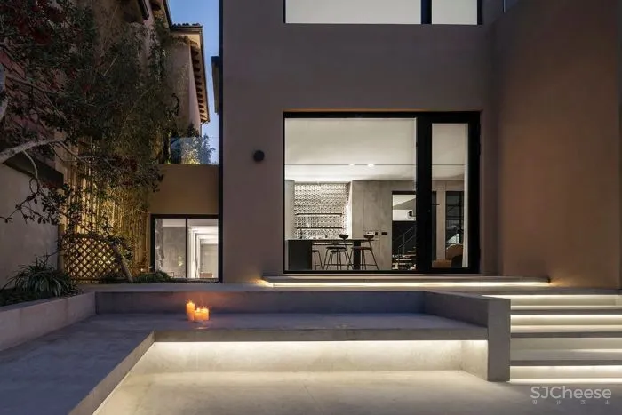 展 小 宁 苏州 500m² 极简大宅,治愈的家!