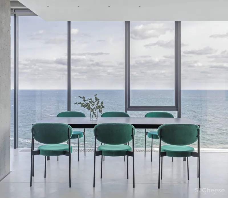 320㎡天然色系，与大海的颜色产生共鸣和交融