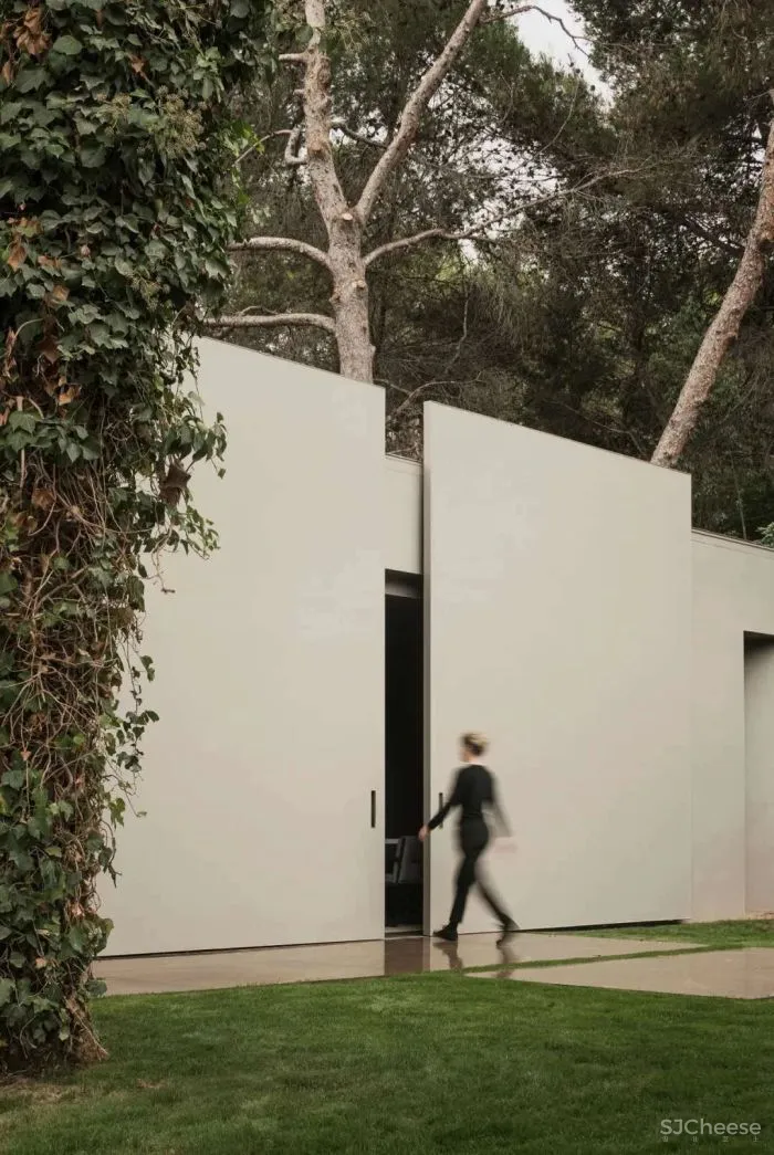 极简豪宅长啥样?51岁极简大师再次演绎经典!