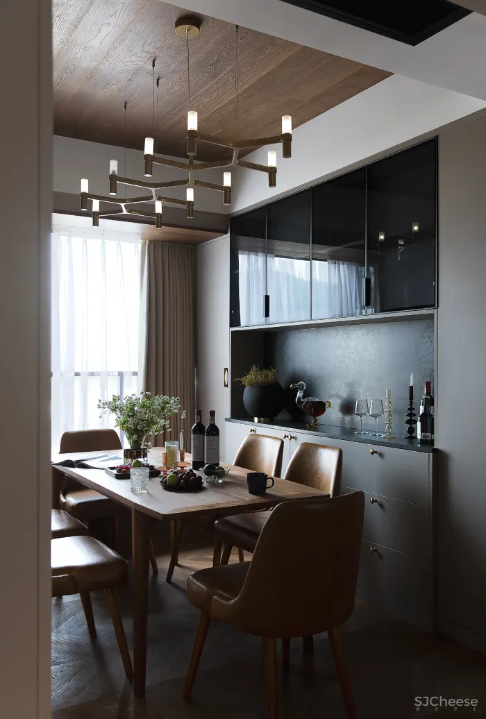 深圳屋主买下184㎡,摩登都市风 5米长衣帽间,装出大宅气度!