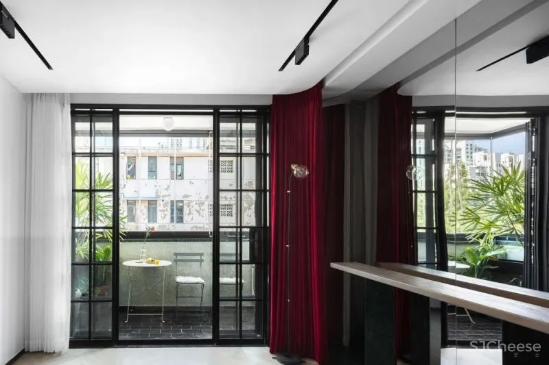 新作 “老破小”中的家庭剧院，上海 寻长设计