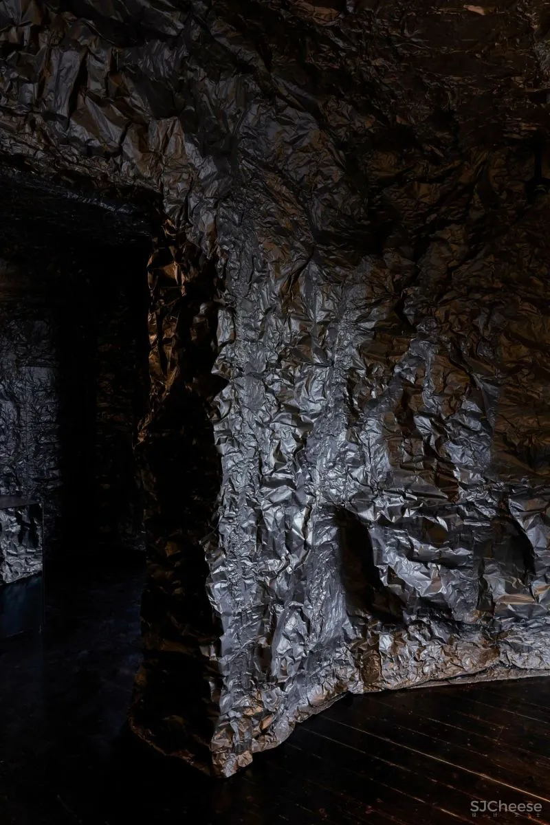 UNDER THE SEA SARAH - SEBASTIAN ARMADALE BY RUSSELL - GEORGE.