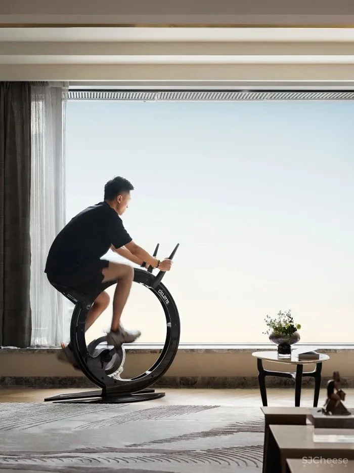 AN AURA设计|「出界 X 入格 」城市中心环幕公寓