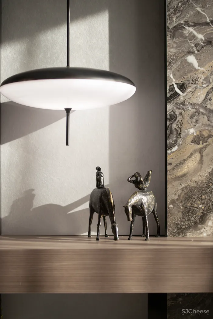 【香港方黄集团新作 】静谧无忧桃花源vs烈艳蓝金Dior