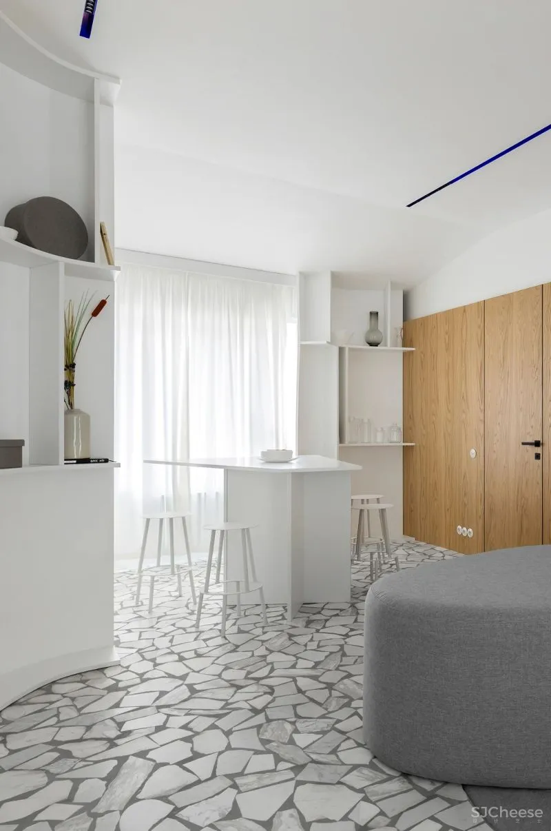 70㎡女生单身公寓，白色至上，前卫时尚