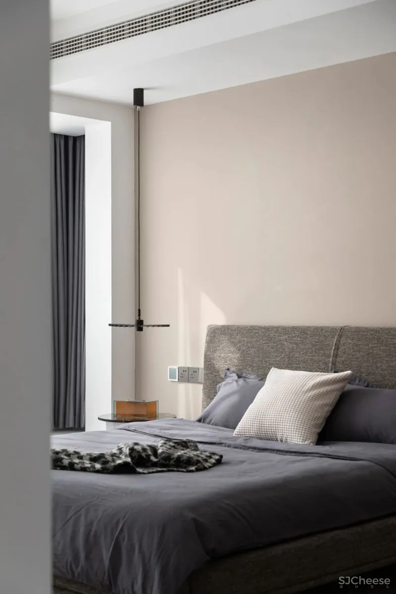 波普元素+红色,热烈自由的现代主义 菲拉设计