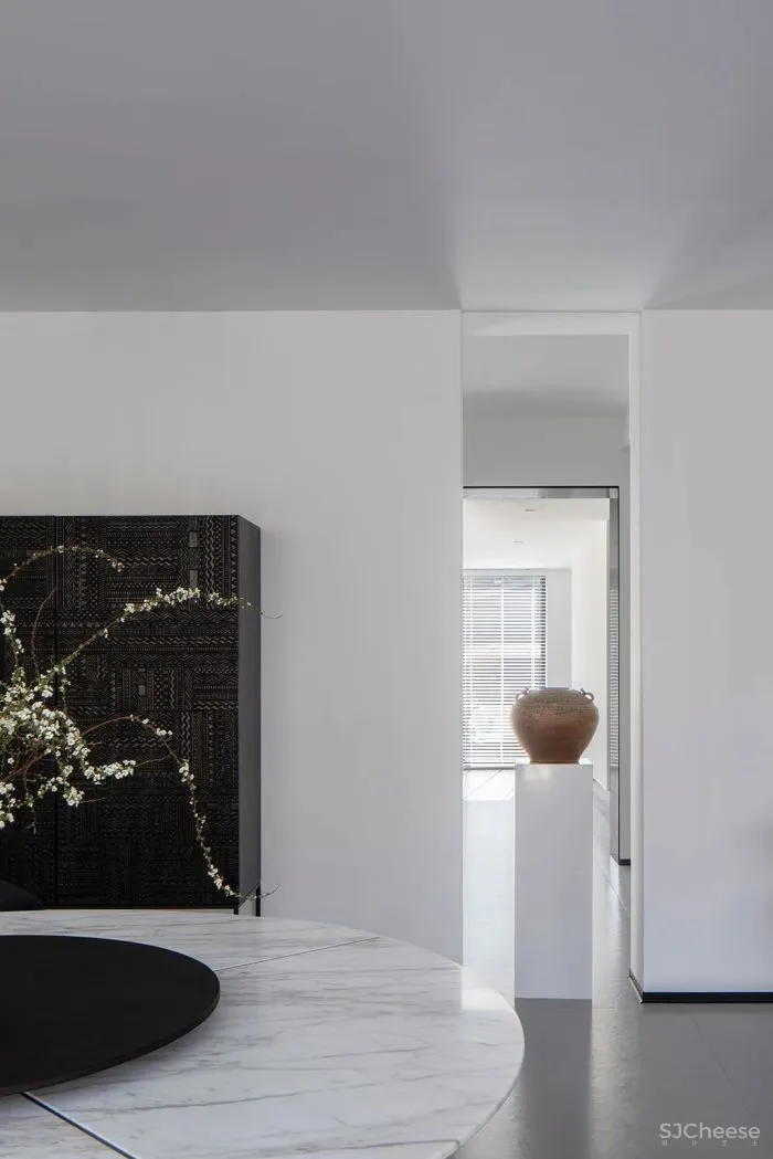 展 小 宁 苏州 500m² 极简大宅,治愈的家!