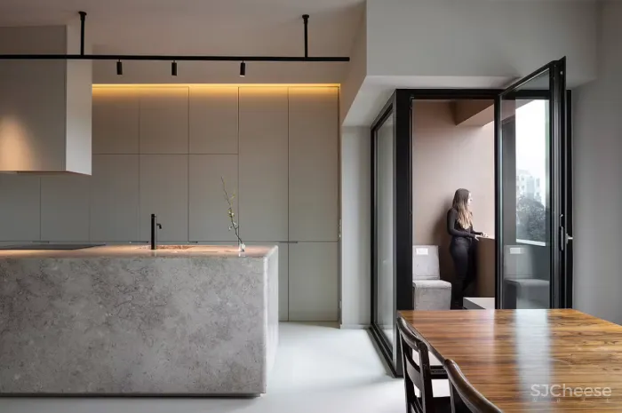 有趣的O型动线让功能区串联,从封闭黑暗到明亮时髦的大翻身